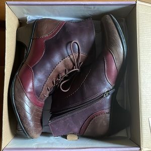 Dansko Women’s 11/42 EU Boots